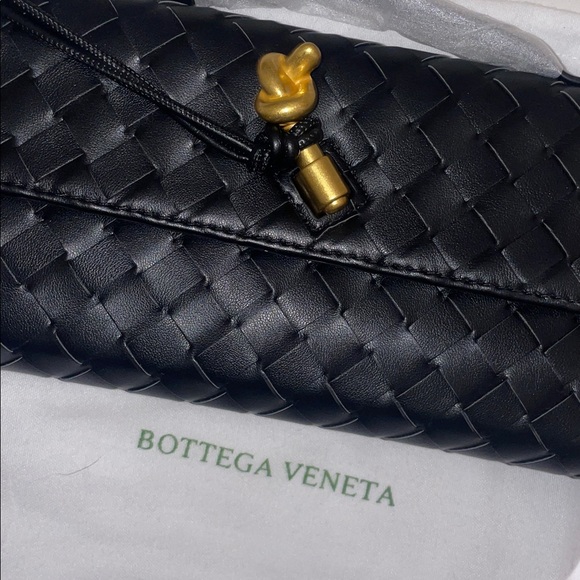 😍 Black Bottega Veneta Black Andiamo Clutch - Picture 6 of 6